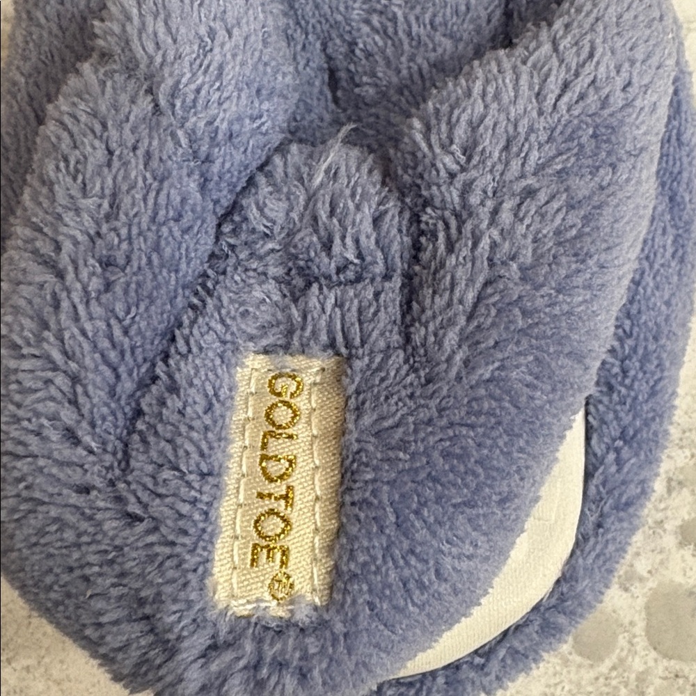 NWT Goldtoe women’s blue grip bottom slippers, size large(9) - Picture 3 of 5